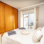 Leonie Villa Lagos